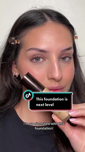 Hourglass Ambient Soft Glow Foundation Review