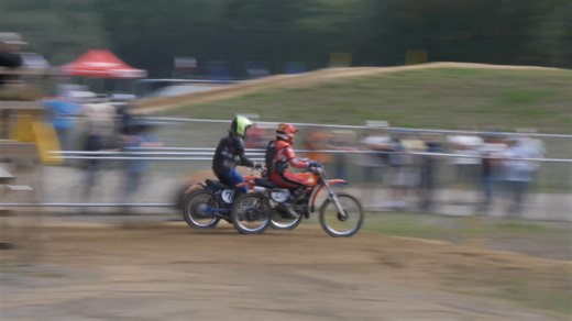 Did you bring your vintage MX bike out for Barber? The 2026 AHRMA Vintage MX race season will be here before you know it—start building your dream bike today. #AHRMAoffroad #dirtbike #offroad #racing #vintage racing video by John Mathewson | AHRMA (American Historic Racing Motorcycle Association)
