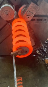 The process of heating and coiling speed springs in Chinese factory #machine #factory #process #makeinchina #factory #manufacture #processing #makeintaiwan #springs #stamping #punchpress #machine #臺灣制造 #中國制造 #中國工廠 #工廠 #製造流程 #中國生產 | Inside the factory