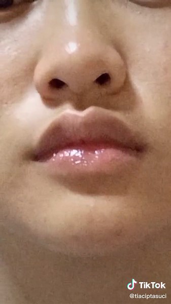 Lip Mask Application Tutorial for Soft, Hydrated Lips