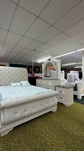 懶 Timeless design, lasting comfort This classic bedroom set brings elegance, warmth, and sophistication to your space ️✨ A perfect choice for those who love traditional style with a touch of charm!  2530 Dixie Hwy, Louisville, KY 40216 ✔️ Only $10 down ✔️ 90 days same as cash  Next day delivery or same day pickup available! #classicbedroom #bedroomset #timelessdesign #furnituresale #instockfurniture | Instock.com | Facebook