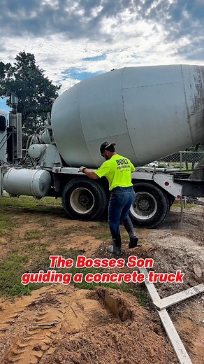 492K views · 2.9K reactions | The bosses son guiding a concrete truck! #viral #boss #son #concrete #construction | Brandon Stephens | Facebook