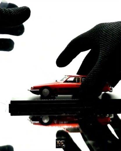 200 MPH "Goddess": 1987 Citroën SM Bonneville Land Speed Record (1/43 NEO)