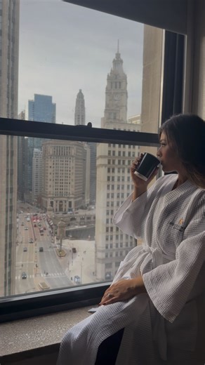 Mebo • Chicago Digital Creator on Instagram: "The perfect birthday staycation at a true Chicago legend ✨Festive moments, cookie hotline calls, and a getaway in our own city 🏙️ @interconchicago • • • • #MomentOnTheMile #intercontinentalhotel #intercontinentalchicago #magmile #chicagohotels"