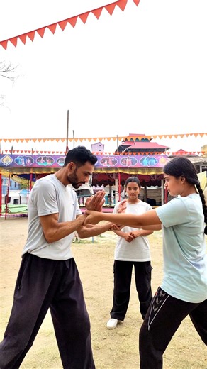 #677DOUBLE HAND LOCK BEST NEW TRICK SELF DEFENSE TECHNIQUES #taekwondo#selfdefense #sudhir#kravmaga