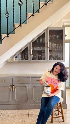 (IG)@cosyquirk upcycled this linen cupboard using Chalk Paint in French Linen and Country Grey and kindly provided us with her full step by step so you can find a similar piece of furniture and get the same rustic, charming, end result. Built-In Cabinet Makeover Part 1: Day 1: 1. Taped the glass panels on the cabinet doors 2. Spent a LONG time sanding the cabinet down. You can skip this step as with Chalk Paint there is no need to prep or prime! 3. Took the old knobs and handles off 4. Painted t
