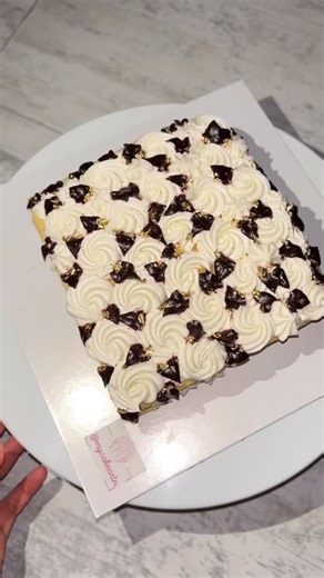 Nisa’s Patisserie 🧁🩷 on Instagram: "Sheet cake model 🍃✨ #pasta #pinterestcake #aesthetics"