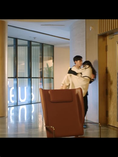 10M views · 159K reactions | Malicious uncle forced Cinderella to sign a contract, handsome bodyguard rescued her in time！拾拾 #drama #cdrama #追劇 #盲心千金 #ForeverLove #甜寵劇 #陈芳彤 #代高政 #chinesedrama #中国电视剧 #kiss #love | 扒剧少女 Drama Girl | Facebook