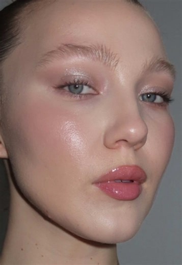 Effortless and Glowy New Year's Eve Look by Bella Krys