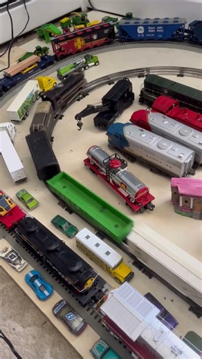 I finally got my one train from a yard sale working #marx #postwar