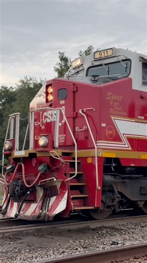 CSX 911 on M453 #train #railwaycontent #railroad #railfan #csx