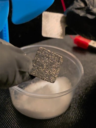 Electricity Experiment with Magnesium and Graphite