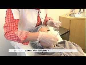 Séance de peeling superficiel chez le Dermathologue