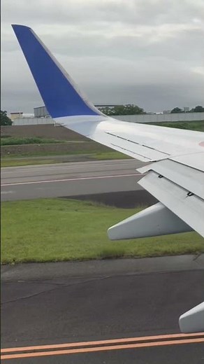 ポーンポーン！皆様、離陸致します。 #伊丹空港 #b737 #離陸