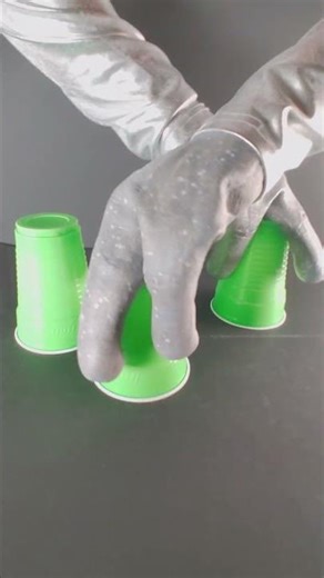 Alien Hands, Fast Moves – The Classic Shell Game!