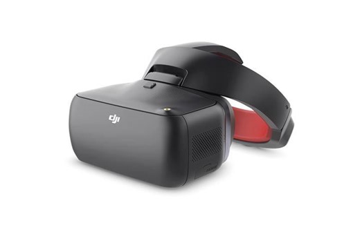 ขาซิ่งต้องกรีดร้อง! DJI Goggles RE มาแล้ว!! DJI เปิดตัว ‘DJI Goggles RE หรือ DJI Goggles Racing Edition’ แว่นสุดล้ำที่จะเกิดมา สำหรับนักบินโดรนจอมซิ่งโดยเฉพาะ!! -รองรับทั้งสัญญาณวิดีโอทั้งระบบ Analog และ Digital โดยรองรับระบบ Analog ผ่าน SMA Port ใช้กับโดรนเรซซิ่งได้ทุกรุ่น!! -ใช้งานคู่กับเครื่องส่งสัญญาณ OcuSync Camera Module ได้ภาพจากโดรนชัด ระดับ HD รับภาพได้ไกลสูงสุด 7 km. ดีเลย์ไม่เกิน 50 millisec -รองรับคลื่นความถี่ได้ทั้ง 2.4 GHz และ 5.8 Ghz ได้ถึง 12 ช่อง ป้องกันปัญหาสัญญาณตีกัน เมื่อต้อ