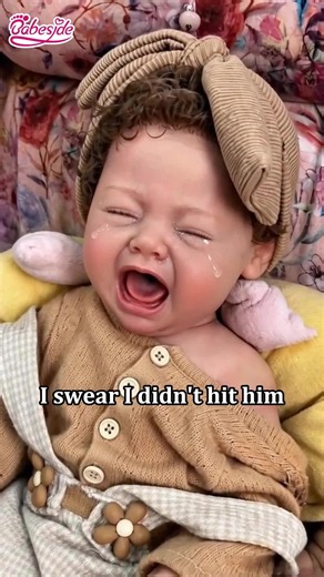 convincing this baby doll that everything was okay took a few extra cuddles🤍 #BabyDoll #DollRoleplay #PretendPlay #babyshot #RebornDoll #POV #trending #babycare