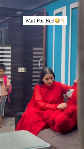 ❤️K♠M@L❤️ on Instagram: "End Miss Mat Karna😅🤣 . . . . . #KomalChaughule #reels #reelsinstagram #reelsindia #reelitfeelit #explorepage #reelkarofeelkaro #foryoupage #explore #foryou #funny #comedy #viralvideos"