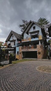 Our 4 Bedroom Villa For your Family Baguio Getaway! ♥️ 𝐿𝑜𝑐𝑎𝑡𝑖𝑜𝑛: 𝑆𝑜𝑢𝑡ℎ𝑑𝑟𝑖𝑣𝑒, 𝐵𝑎𝑔𝑢𝑖𝑜 𝐶𝑖𝑡𝑦. 𝑁𝑒𝑠𝑡𝑙𝑒𝑑 𝑛𝑒𝑎𝑟𝑏𝑦 𝑡ℎ𝑒 𝑒𝑣𝑒𝑟 𝑓𝑎𝑚𝑜𝑢𝑠 𝐵𝑎𝑔𝑢𝑖𝑜 𝐶𝑎𝑚𝑝 𝐽𝑜ℎ𝑛 𝐻𝑎𝑦. #baguiocityscapes #baguiostaycation #fy #fyp #traveltiktok #baguiohotel #fypage #tiktokph #TravelGoals #baguio2023 #baguiotravel #baguiocity #tiktokviral #fypシ゚viral #SessionRoad #cityofpines | 𝐁𝐀𝐆𝐔𝐈𝐎 𝐂𝐈𝐓𝐘 𝐒𝐂𝐀𝐏𝐄𝐒