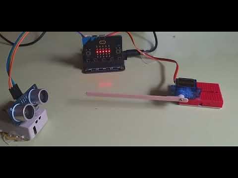 Automatic parking barrier with Microbit