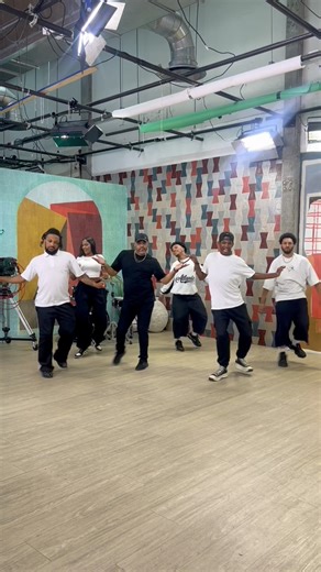 The only way to make it through the week? A little boogie 🕺🏽 #ExpressoShow | Expresso Morning Show - SABC 3
