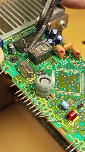 what's inside ceramic filter resonator 5mHz block
