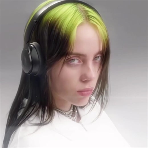 My favorite ad for headphones || @BILLIE EILISH || ~ Scp > @billienzo - #billieeilish #billieeilish #headphones Billie Eilish headphones commercial Beats by Dre