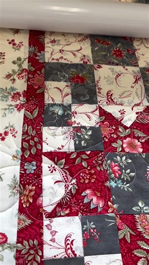 74K views · 920 reactions | Just look at this beauty in the making!  Longarm quilter: The Stitchery LLC - Tennessee Quilt pattern: Montenegro by Dayspring Quilt Studio Pantograph: Déjà vu from Urban Elementz Longarm machine: #APQS | APQS | Facebook