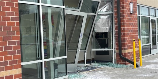 Car crashes into Papillion medical clinic