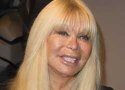 Lova Moor - La biographie de Lova Moor avec Voici.fr