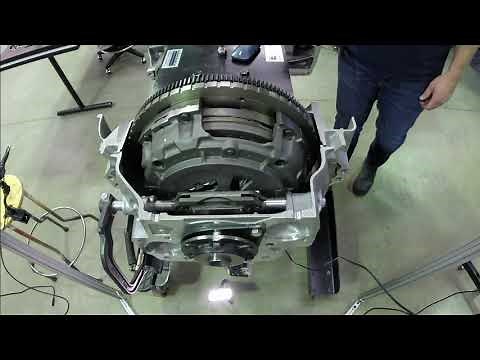 Clutch Operation Explanation using a Clutch Cutaway Trainer