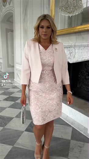 913 reactions · 32 shares | Komplet damski sukienka i żakiet dostępny na stronie oraz stacjonarnie  Link do kompletu https://www.sukienkimm.pl/komplety-plus-size/komplet-damski-w-kolorze-pudrowego-rozu-z-krotkim-zakietem-model-el-8585-33790.html Sukienkimm.pl  Staszów Ul.Opatowska 22  | M&M Studio Mody | Facebook