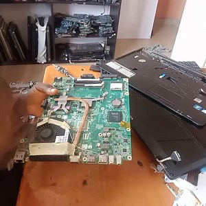 5 comments | Have you ever experience screen flickering..and how bad was it?. Where you able to fix it? Here; watch this to see one of the reasons laptop screens can flicker珞 | Perpetual Ovwie | Facebook