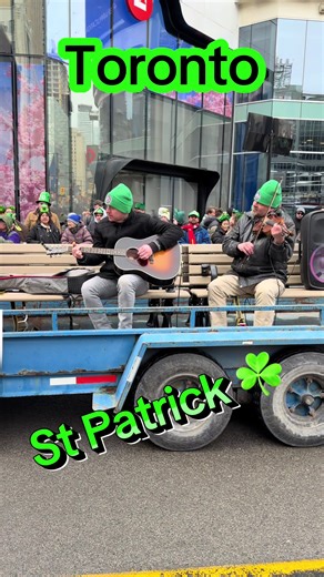 Toronto St Patrick I☘️ Parade #toronto #stpatricksday #venezolanosenelmundo #irish #canada