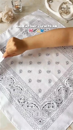 Turn a simple hair clip into a cute custom accessory with a colorful bandana print. An easy little DIY to match your favorite outfits. 🔍 Find it at https://temu.to/m/gzcoe0qkzbh or with this code fau4483. #temu #hairclip