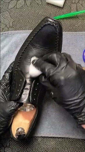 Black shoe polish hack that actually works #shoecare #diy