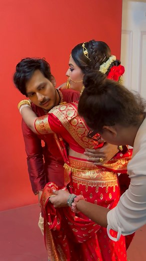 6.8M views · 95K reactions | রাজার সাথে বহু বছর পর আবার বিয়ের শুটিং করলাম… ❤️ সেই ভালোবাসা ডট কমের স্মৃতি মনে পড়ে গেলো…  আমার শাড়ি- Maa Laxmi Saree Center Ph- 7001064665 / 9851687645 Address- Shantipur, Haripur, Manoshatala. | Madhubani Goswami | Facebook