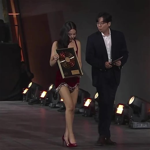 Jennie at the Golden Disc Awards: Outfit and Performance