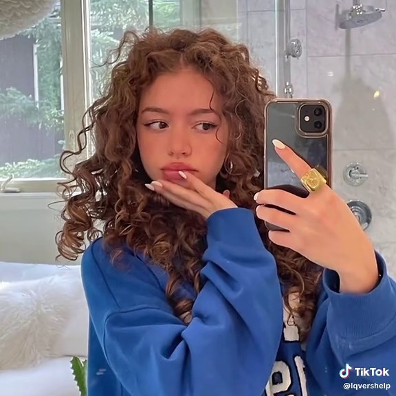 In honor of hitting 1k, I introduce a vs 1k edit pack! Some presets can be used for both free and paid, if you remove tracking blur. Comment requests or if you need help! #videostar #vsp #videostarpro #foryoupage #foryou #fyp #lqvershelp #kalogerassisters #vsptutorial #videostartutorial