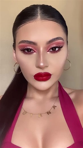 Maquillaje en Tonos Rojos: Tutorial de Transformación