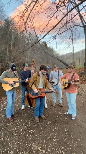 5.8K views · 312 reactions | Some fast bluegrass to spice up your day #bluegrass #wnc #music #banjo #livemusic #mandolin #guitar #wcu #bass #fyp #billystrings #mountains #dobro #mountainmusic #flatpick #fypage #fy | Upstream Rebellion | Facebook