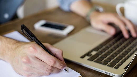 5 Cara Menulis Review Film Yang Oke dan Enak Dibaca