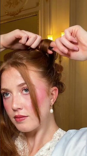 Daphne Bridgerton curly updo tutorial for a masquerade ball in England 💎Love this hairstyle #hair