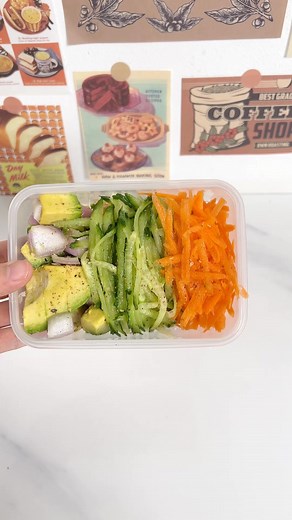 Dicing & shredding in ONE GO?! 😱🔥 Geedel Pro 4-in-1 Chopper = veggies chopped to perfection—effortless & mess-free! Who's trying this hack? 🥒✨ 👉 Check out Geedel Pro 4-in-1 Chopper : https://www.geedeldirect.net/s/4-in-1 #KitchenHack #Pro #EasyMealPrep #VeggieChop #FoodieLife #QuickDinners #NoMessCooking #Geedel #Chopper | Geedel gadgets
