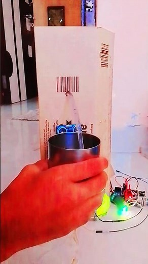 Automatic water dispenser in just 10 seconds #arduino #arduinoproject #coding
