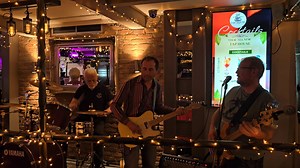 Sooz Blooz! Your 'Band Against The Wall' at The Tap House this evening until circa 1030pm - just brilliant 👏 👌 🥰 | The Tap House