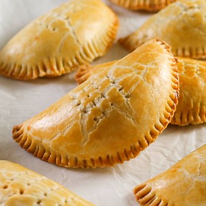 Meat Pie recipe - KikiFoodies