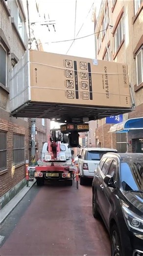 This Alley Was Never Meant for This 😳🚛