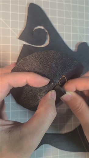 Making a 3D Leather Manta Ray: xTool S1 Laser Cut ASMR Leather 🌊🪡 #shorts