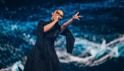Eurovision 2025 Τελικός: Μάγεψε η Klavdia με την εμφάνισή της